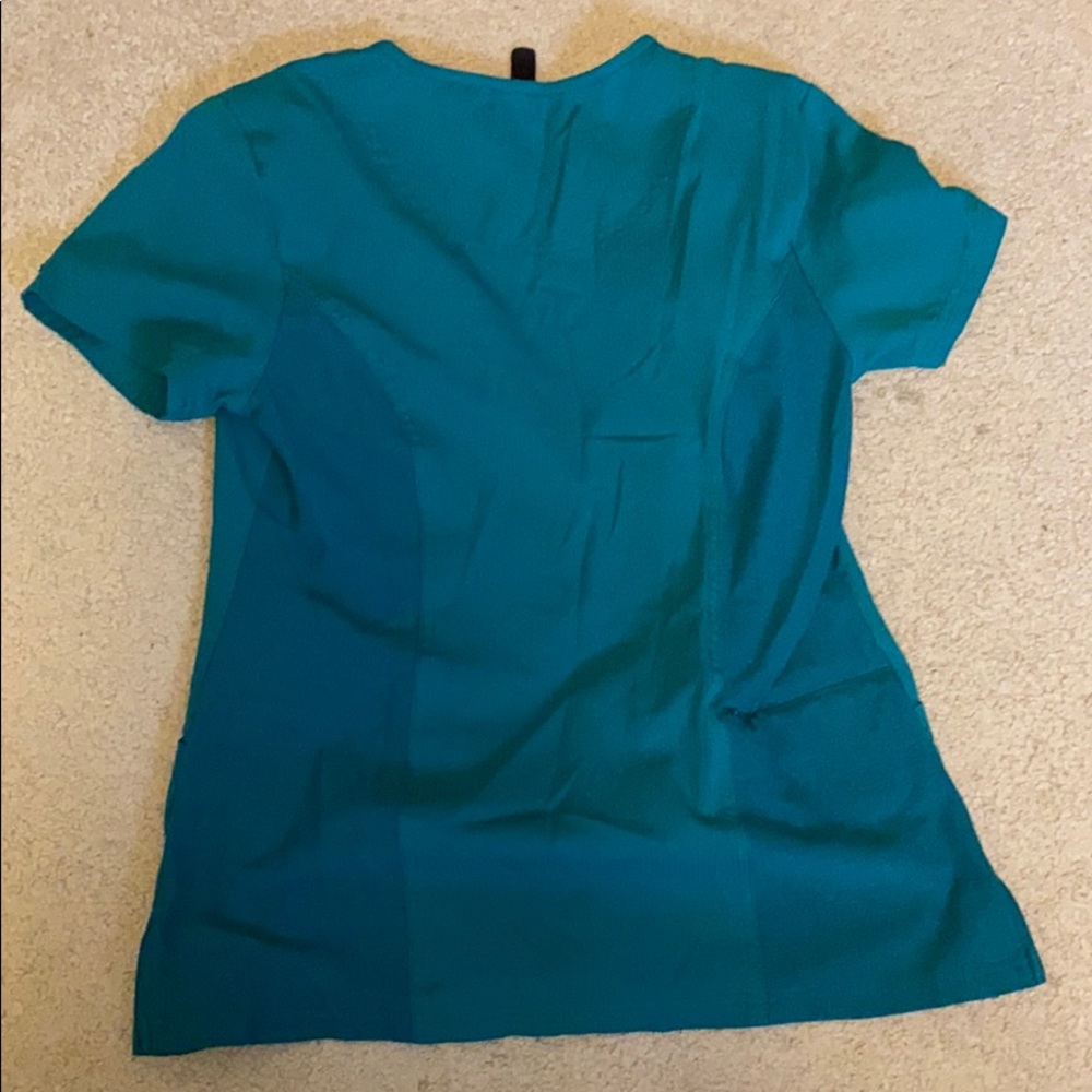 Elle Small Scrub Set - Picture 6 of 6